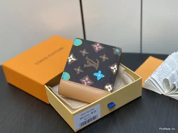 First bag ru VUITTON WALLET-11.5*9*1.5cm LOUIS MULTIPLE 0601